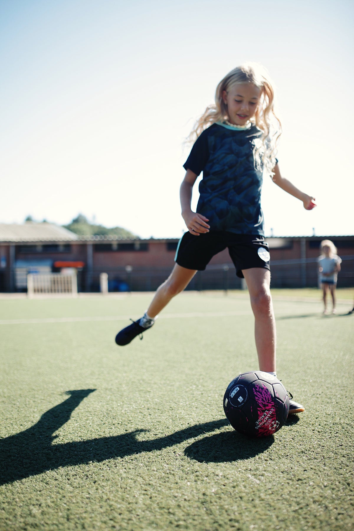 Mini kit nero per bambini della UEFA Champions League