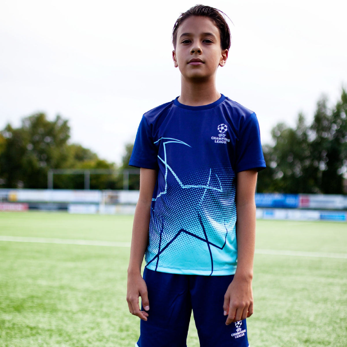 Divise e completi da calcio per bambini e ragazzi. CH Divise e completi da calcio per bambini e ragazzi. CH