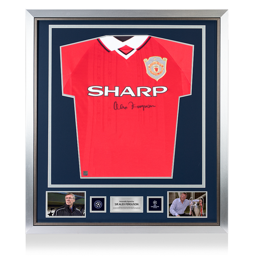 Front de la Ligue des champions de l&#39;UEFA de l&#39;UEFA FRANT ALEXON SIGNÉE ET CAMPS MANCHESTER UNITED 1999